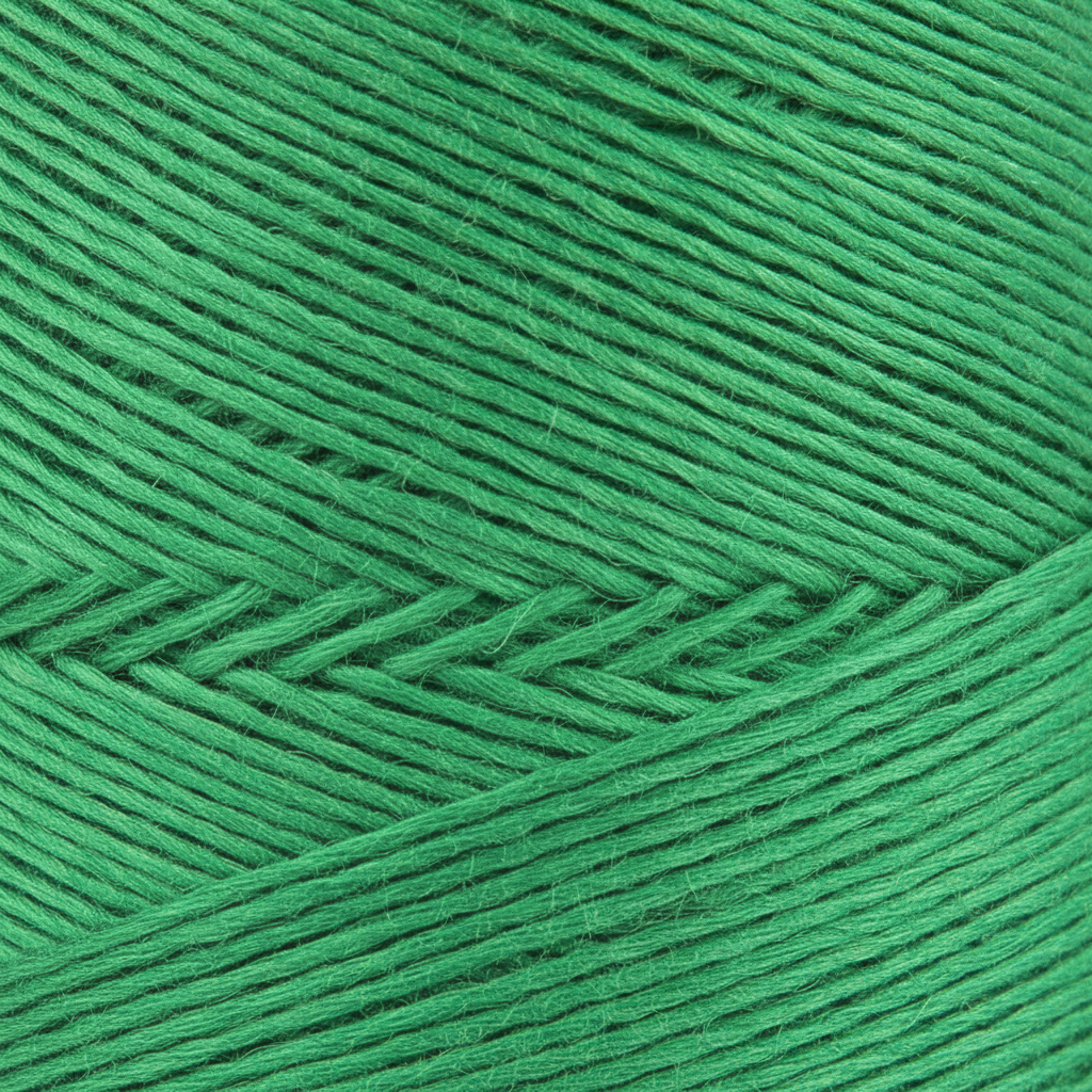 Close-up – Emerald Green Silk Yarn Texture
